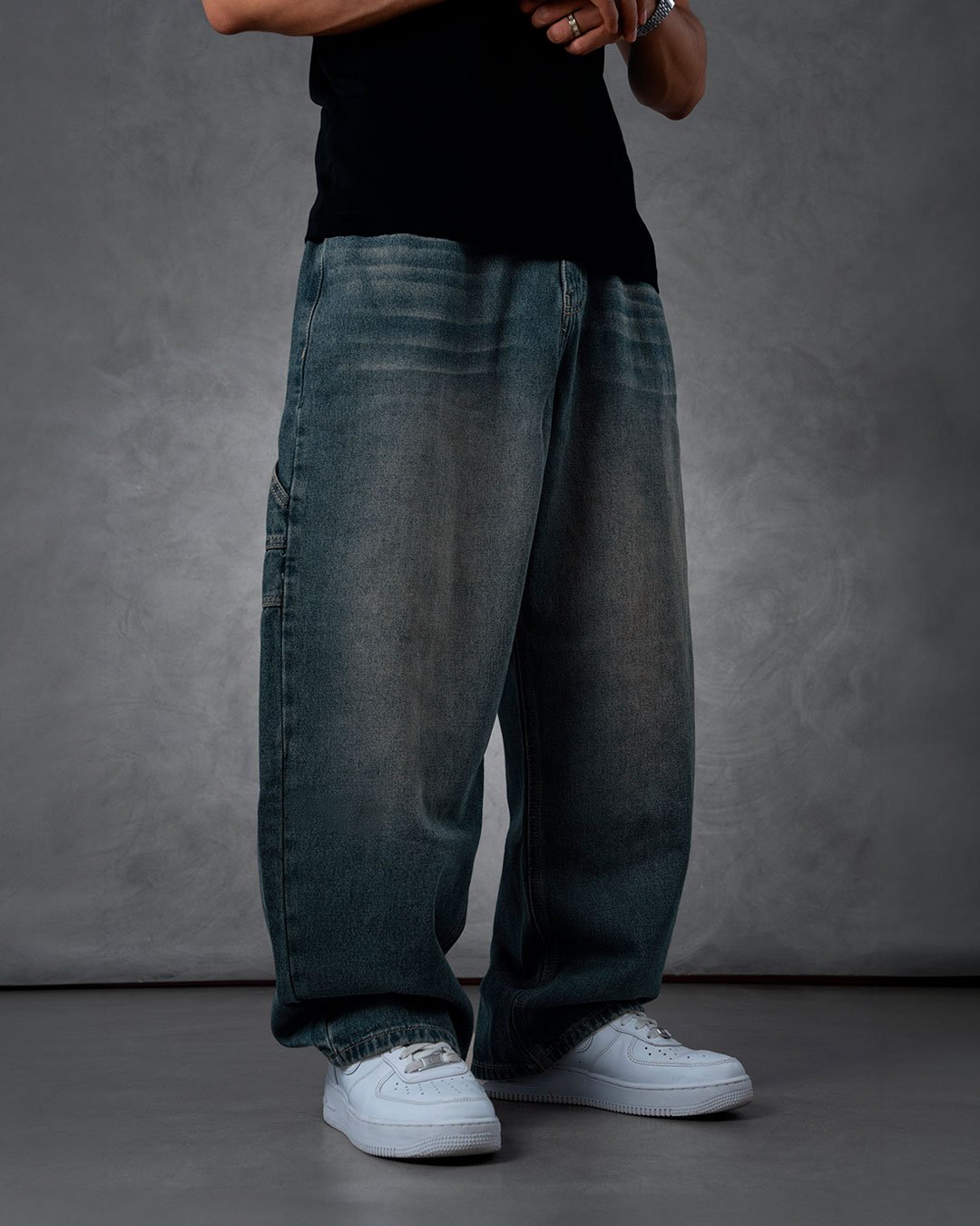 Jean Ballom Blue 2.0 — vista lateral